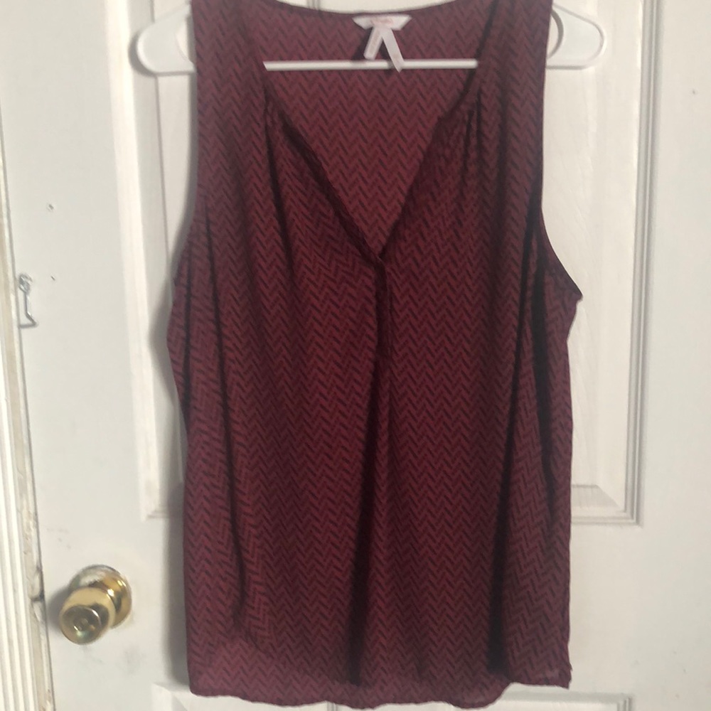Candie's Maroon Sleeveless Chevron Blouse